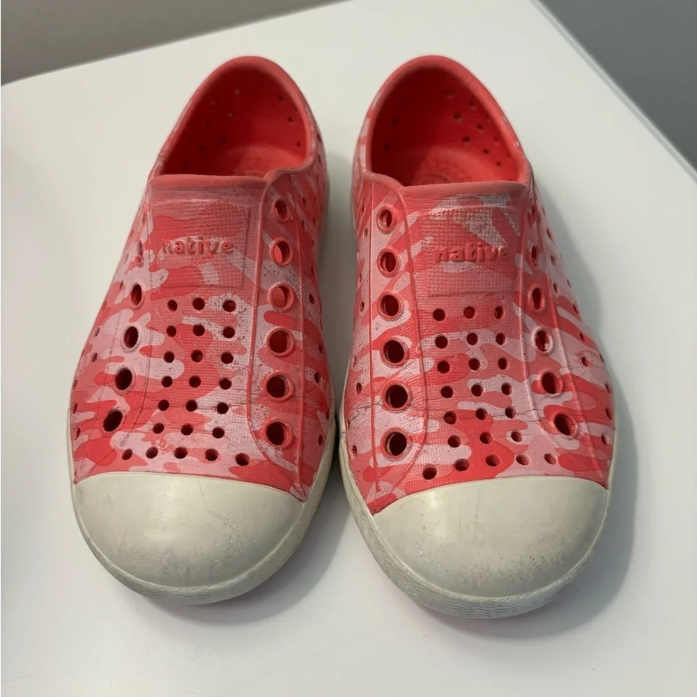 Native Jefferson Pink Camouflage Slip On  Shoes Size 7